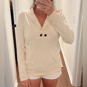 Banana Republic Luxe Cream‎ Pullover, Small
